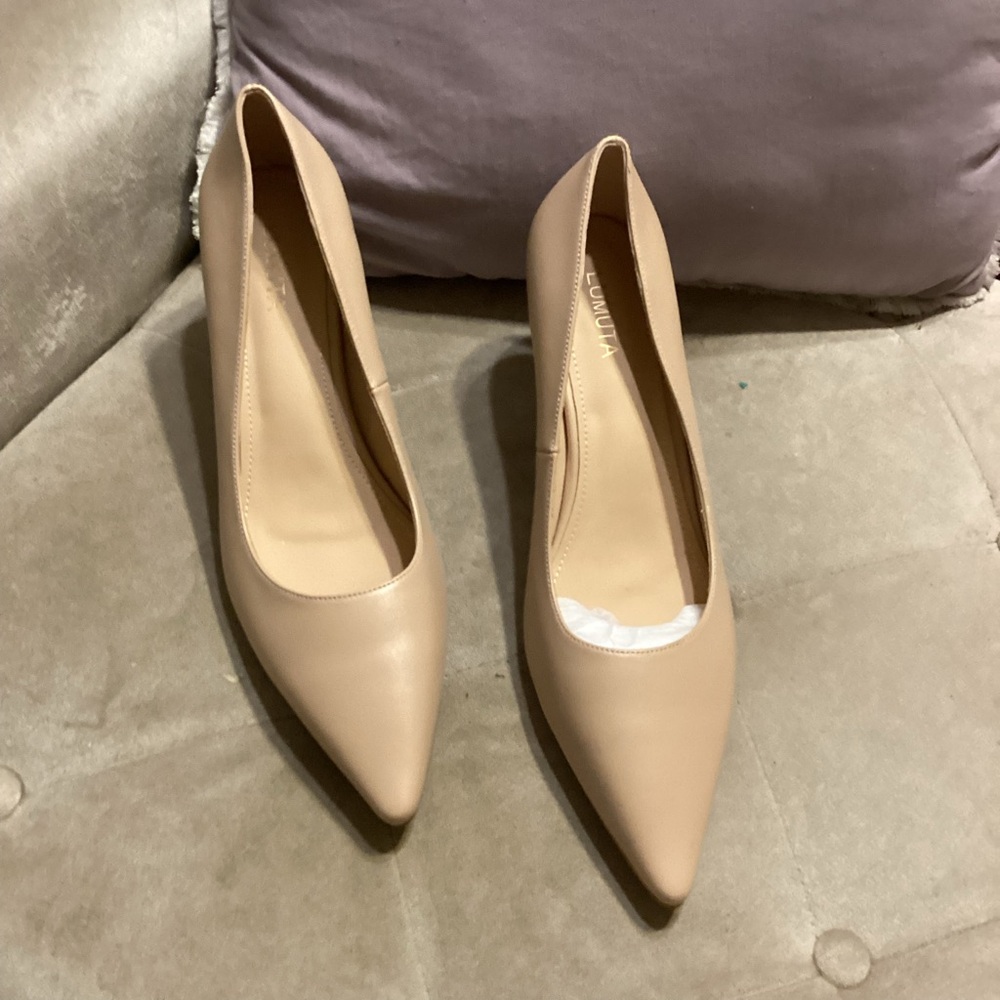 Classic Nude Pointed-Toe Women's Pumps -